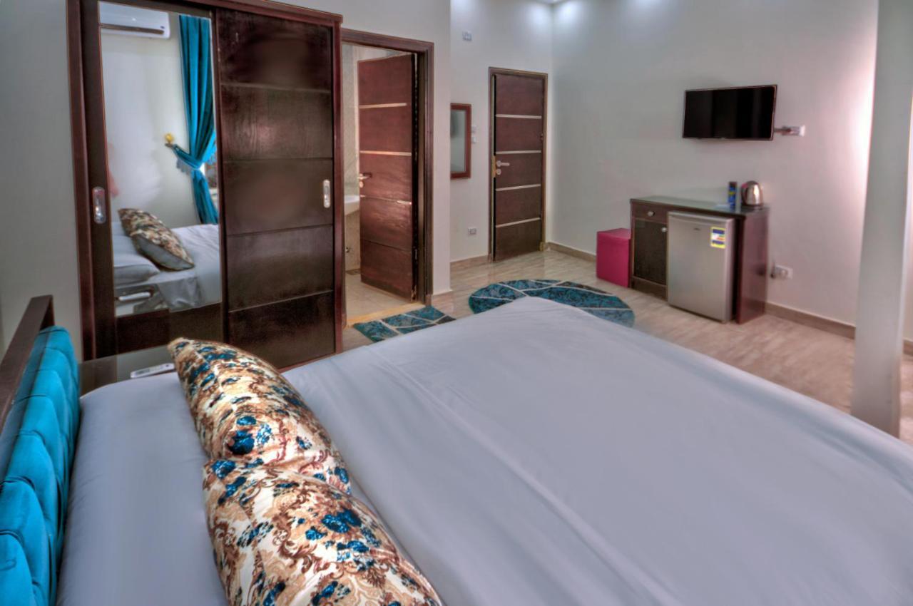 Tut Pyramids View Hotel Kafret el-Gabal Екстериор снимка