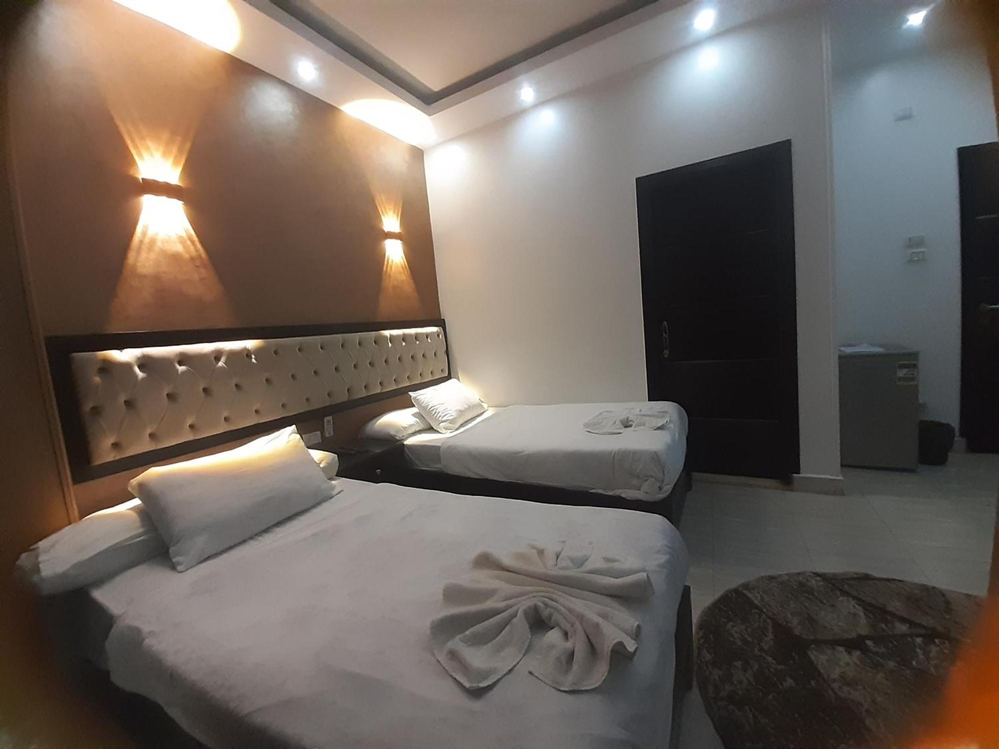 Tut Pyramids View Hotel Kafret el-Gabal Екстериор снимка