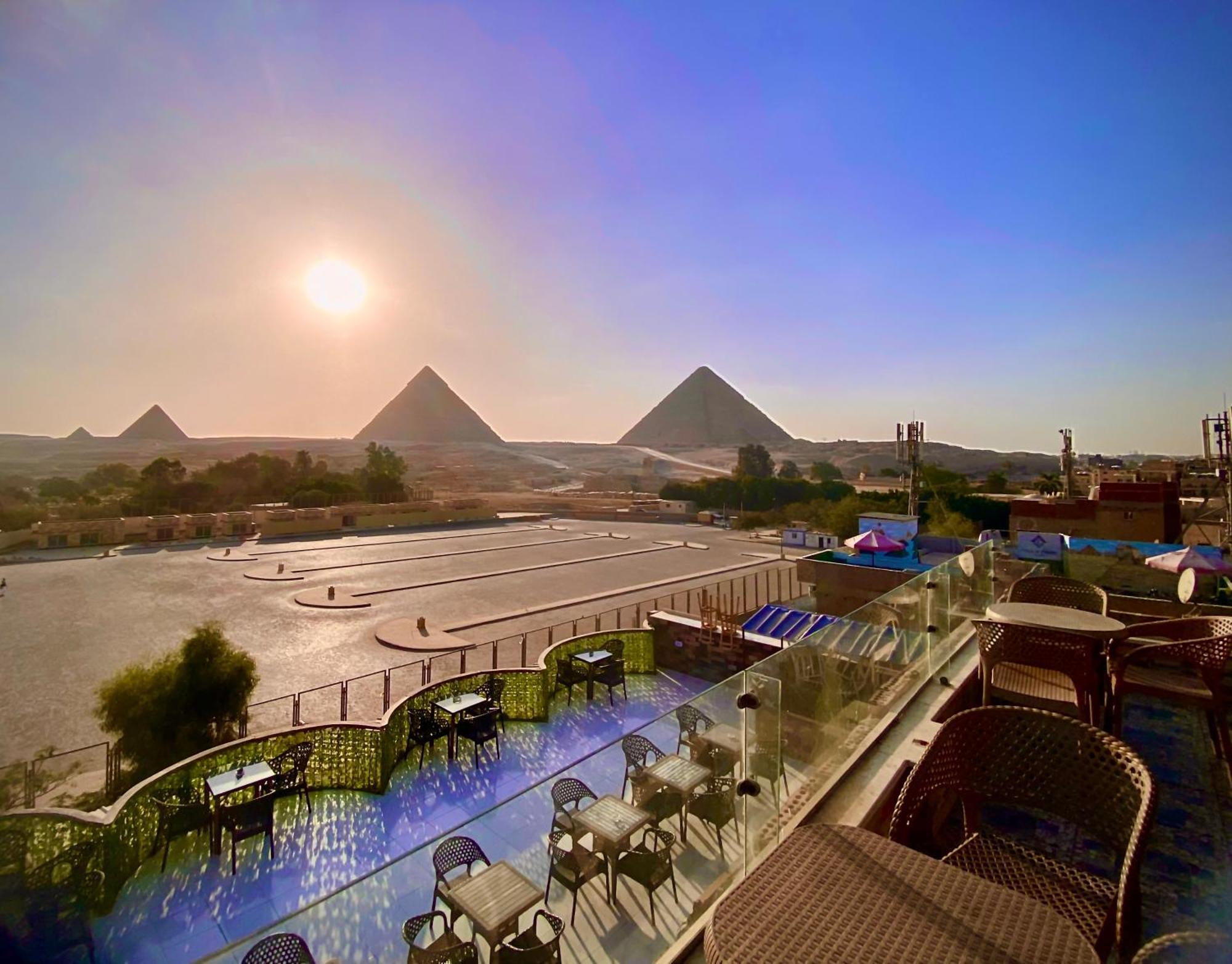 Tut Pyramids View Hotel Kafret el-Gabal Екстериор снимка