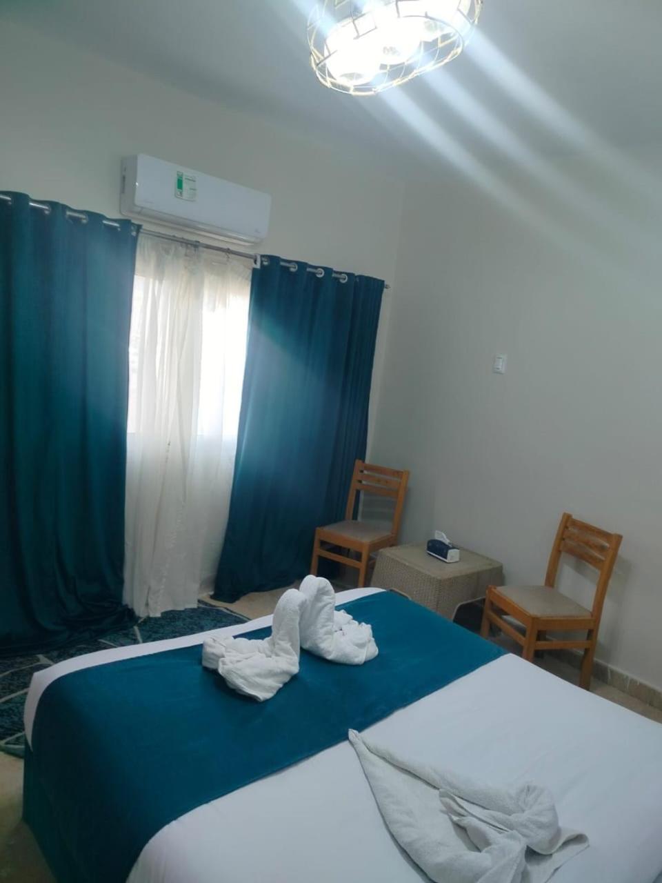 Tut Pyramids View Hotel Kafret el-Gabal Екстериор снимка